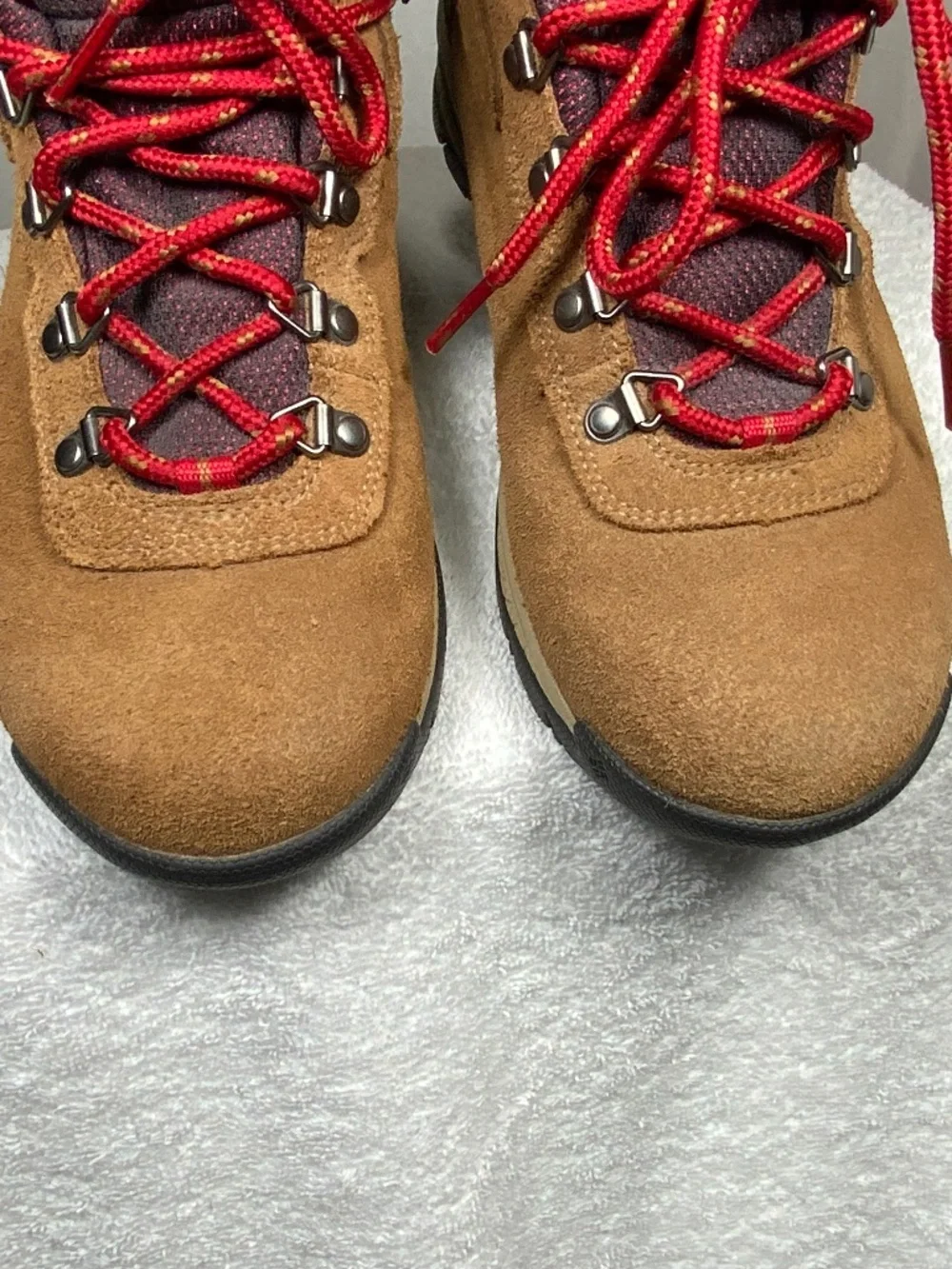 NEW - Columbia Newton Ridge™ Waterproof Amped Hiking Boot - Size 8.5